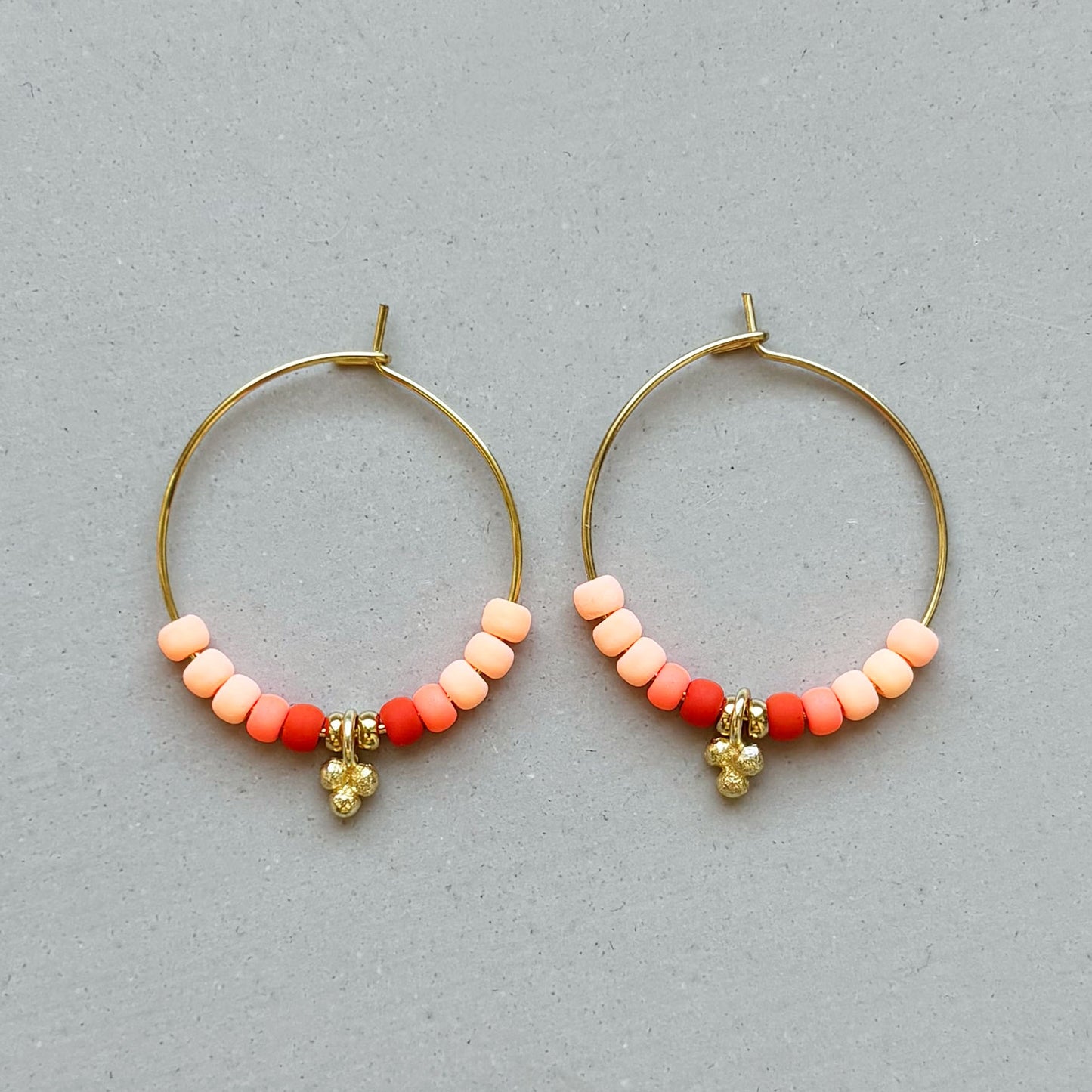 EARRINGS APRICOT CORAL
