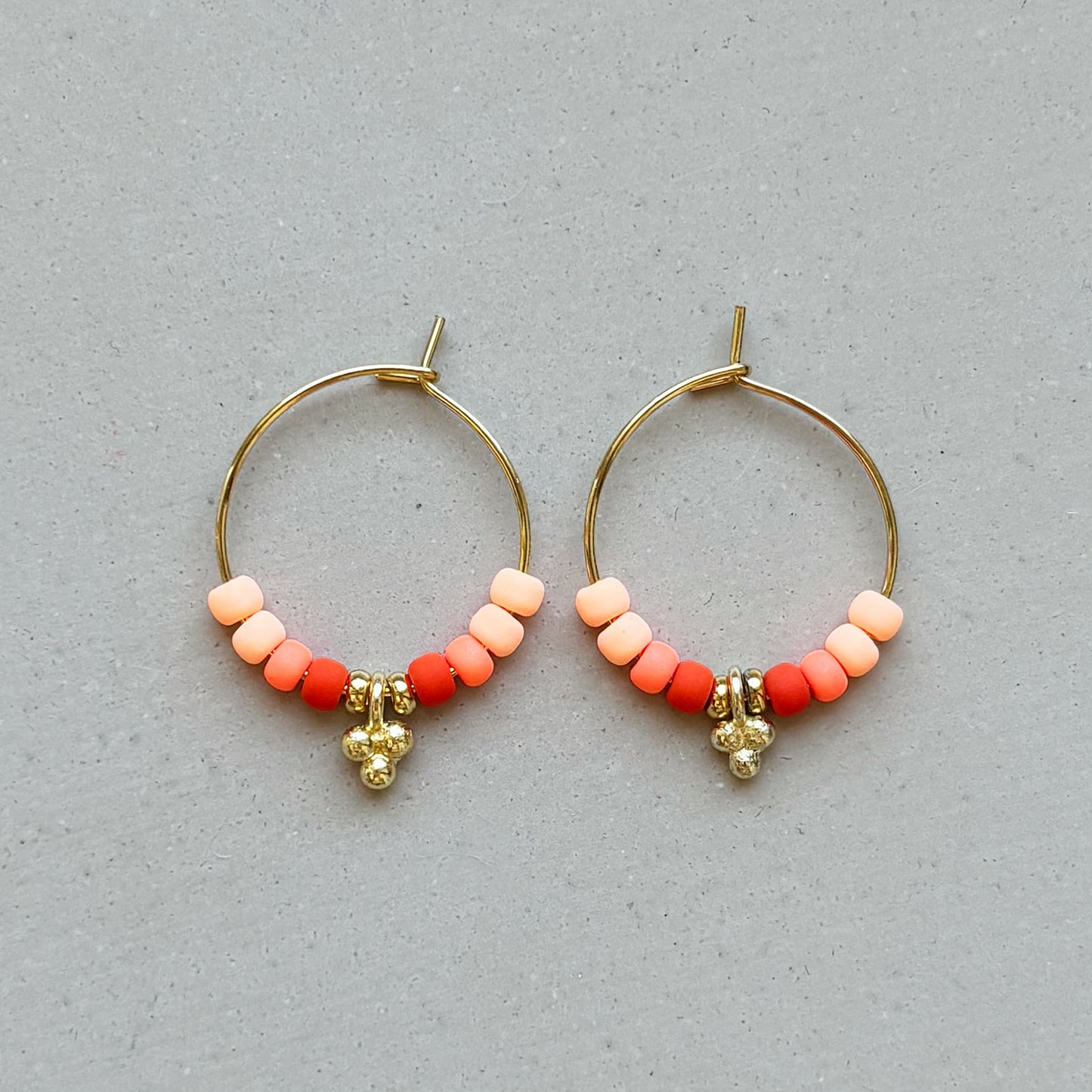 EARRINGS APRICOT CORAL