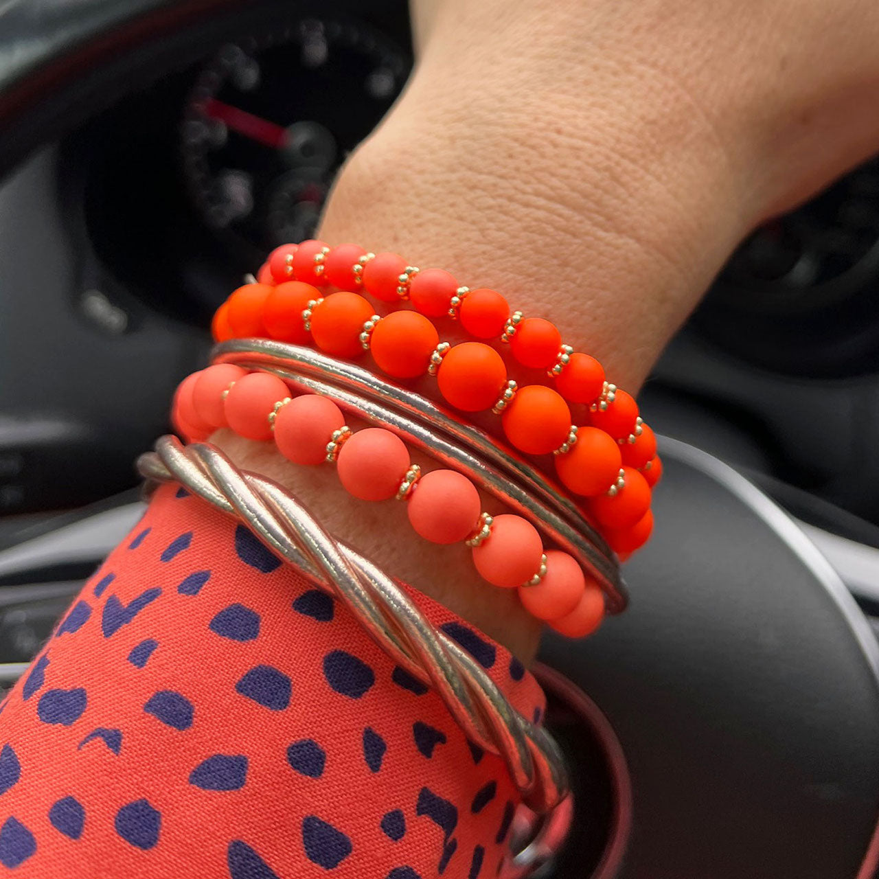 BIG NEON ORANGE
